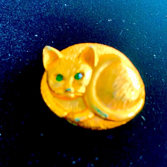 🎄🎁 GREEN EYED KITTY VTG/NEW. BROOCH OR CHAIN. 1” detailed gold - Picture 3 of 7